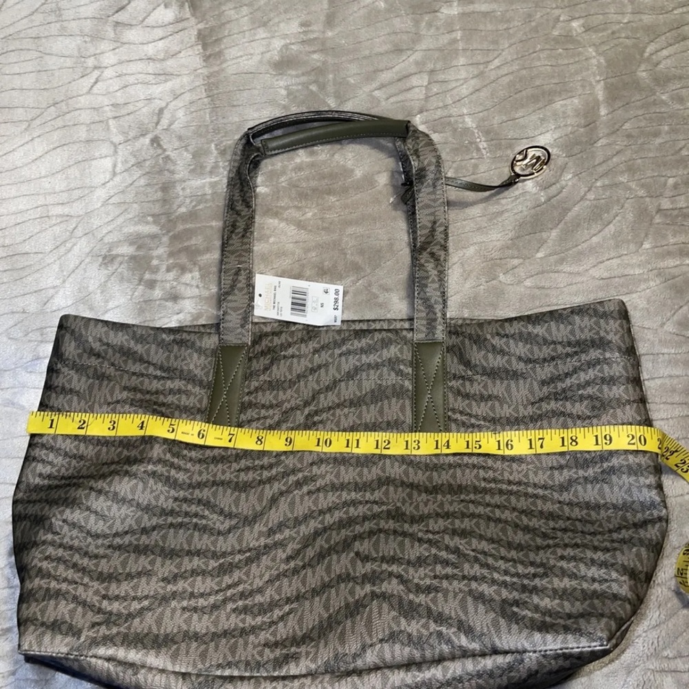 Michael Kors Black Signature Print Crossgrain Multi Compartment Bag Purse - Picture 8 of 11